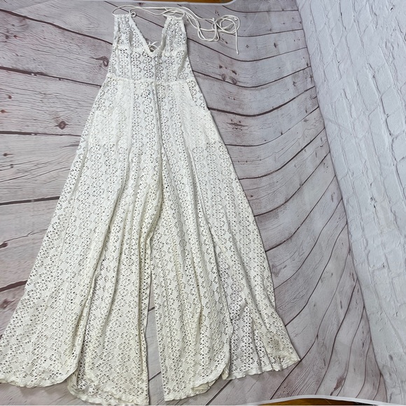 FREE PEOPLE Beach light crochet beige coverup jumpsuit, size M - Picture 9 of 16